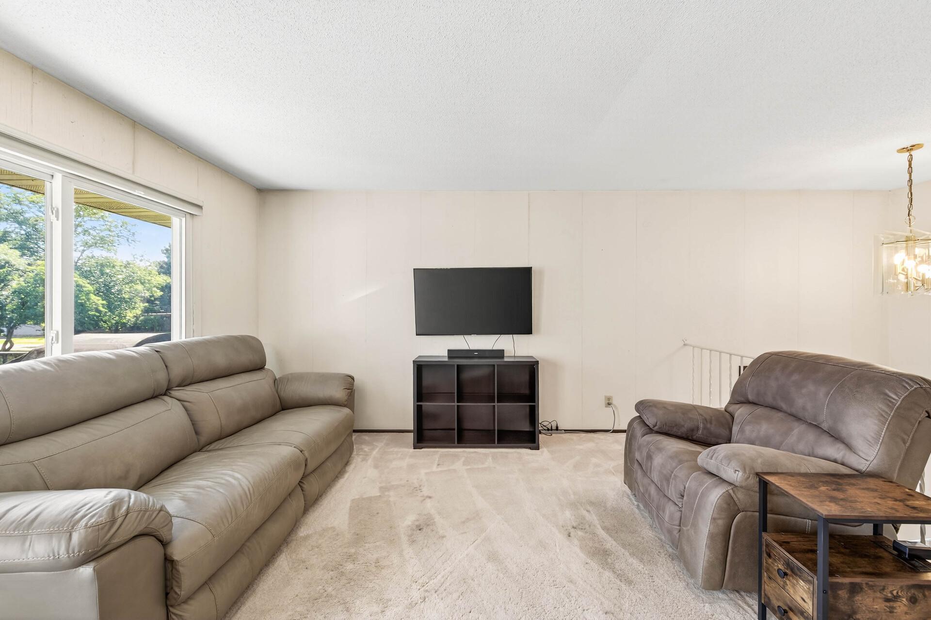 4173 Sylvia Lane S