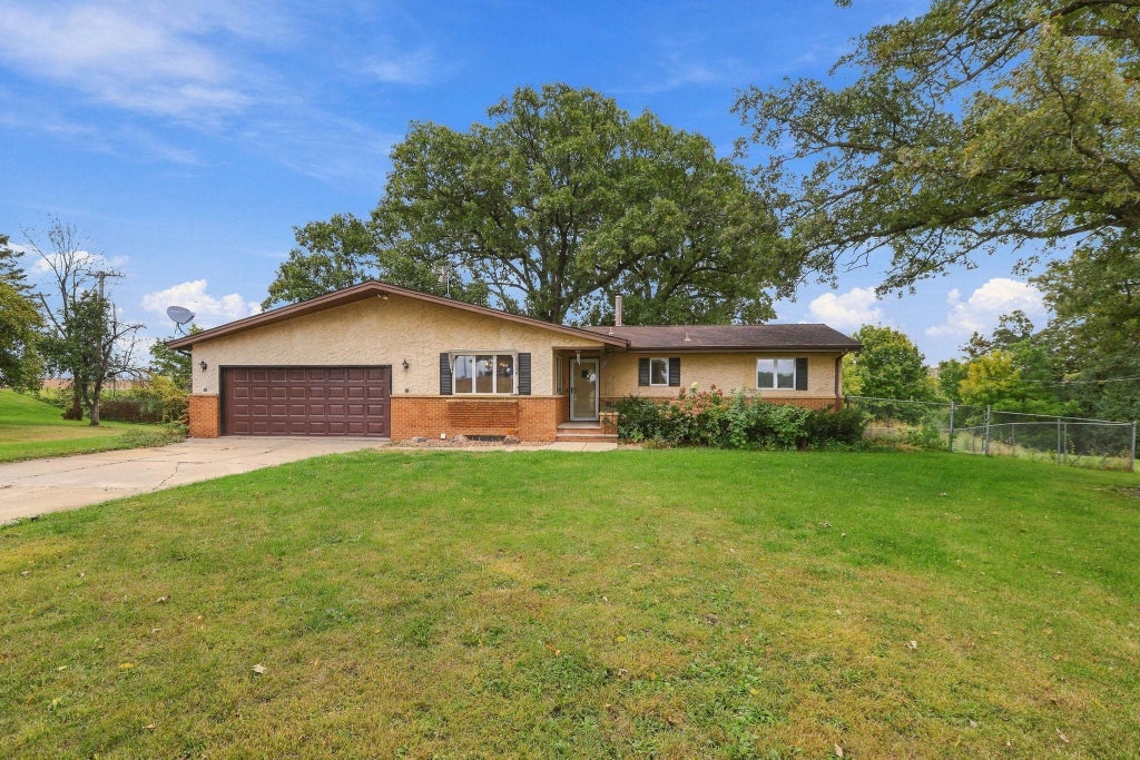 Photo of 10225 Jersey Avenue, Chaska, MN 55318 (MLS # 7148540)