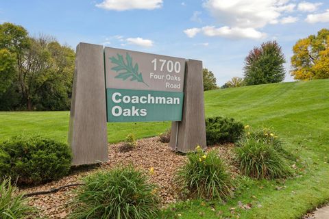 Photo of 1700 Four Oaks Road #226B, Eagan, MN 55121 (MLS # 6805500)