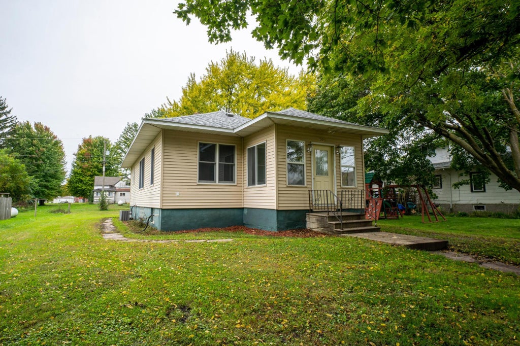 Photo of 305 N Secor Street, Bricelyn, MN 56014 (MLS # 7154252)