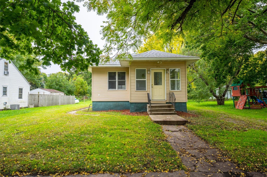 Photo of 305 N Secor Street, Bricelyn, MN 56014 (MLS # 7154252)