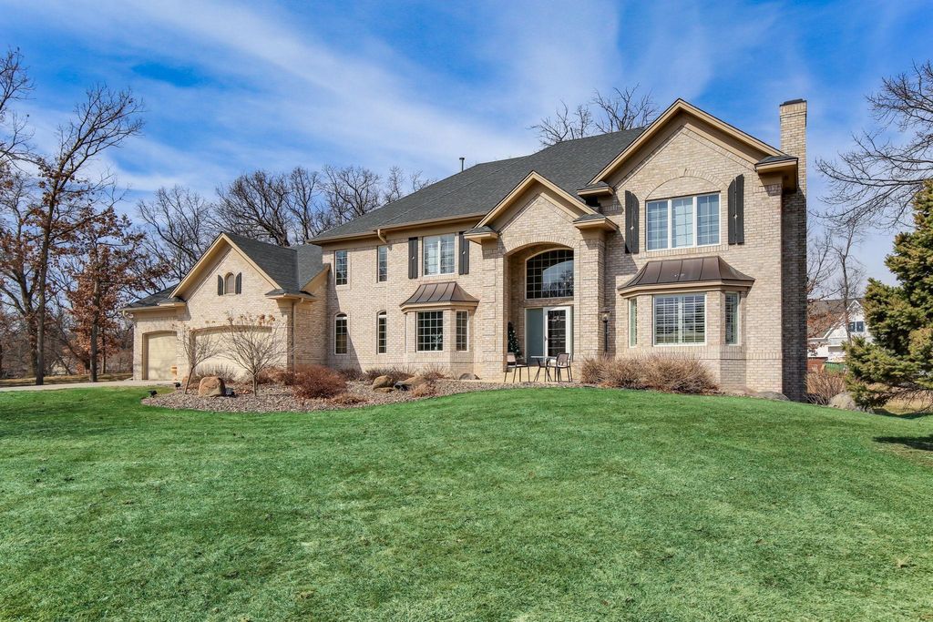 Photo of 2 Bent Tree Lane, North Oaks, MN 55127 (MLS # 7048437)