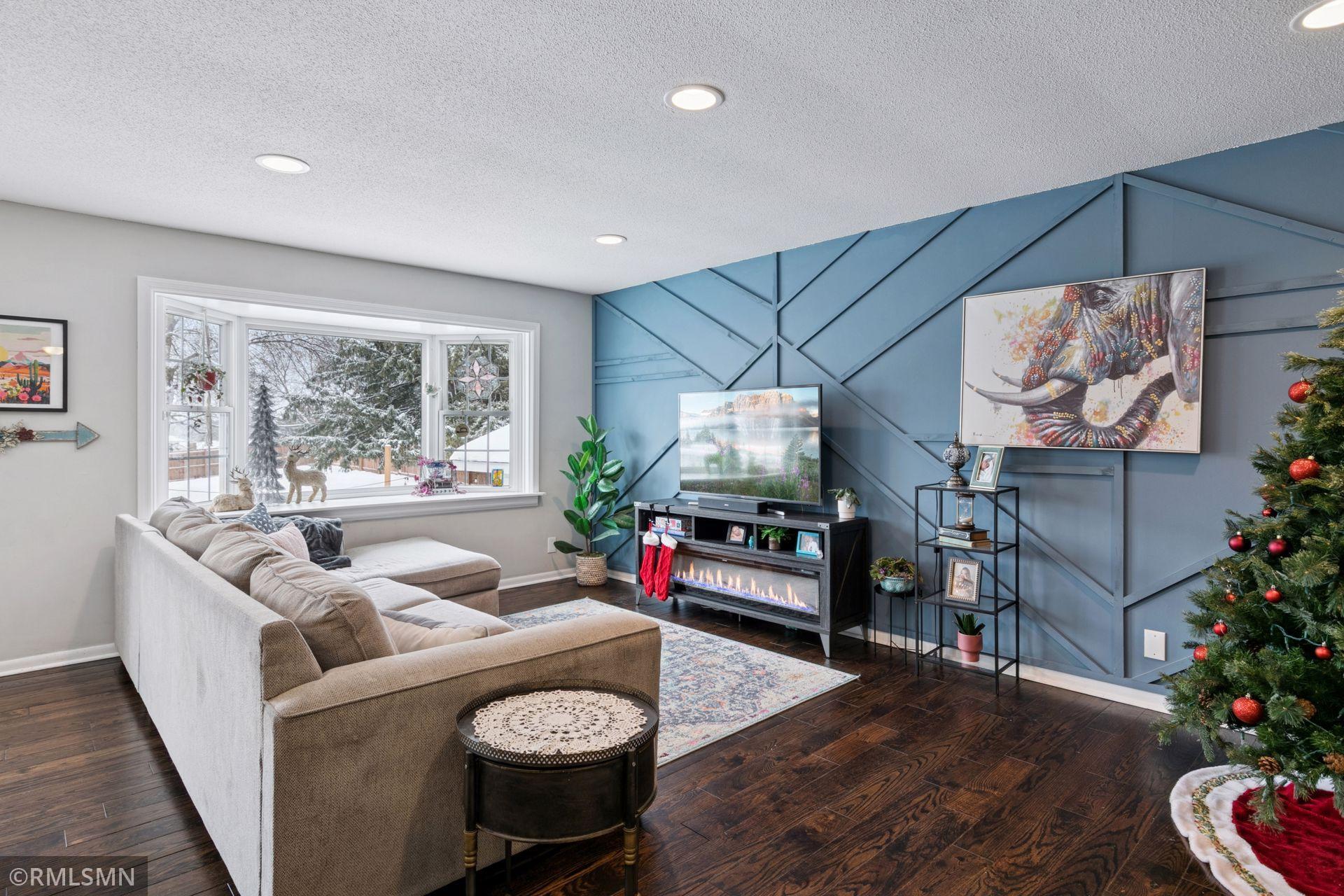 13720 James Avenue S