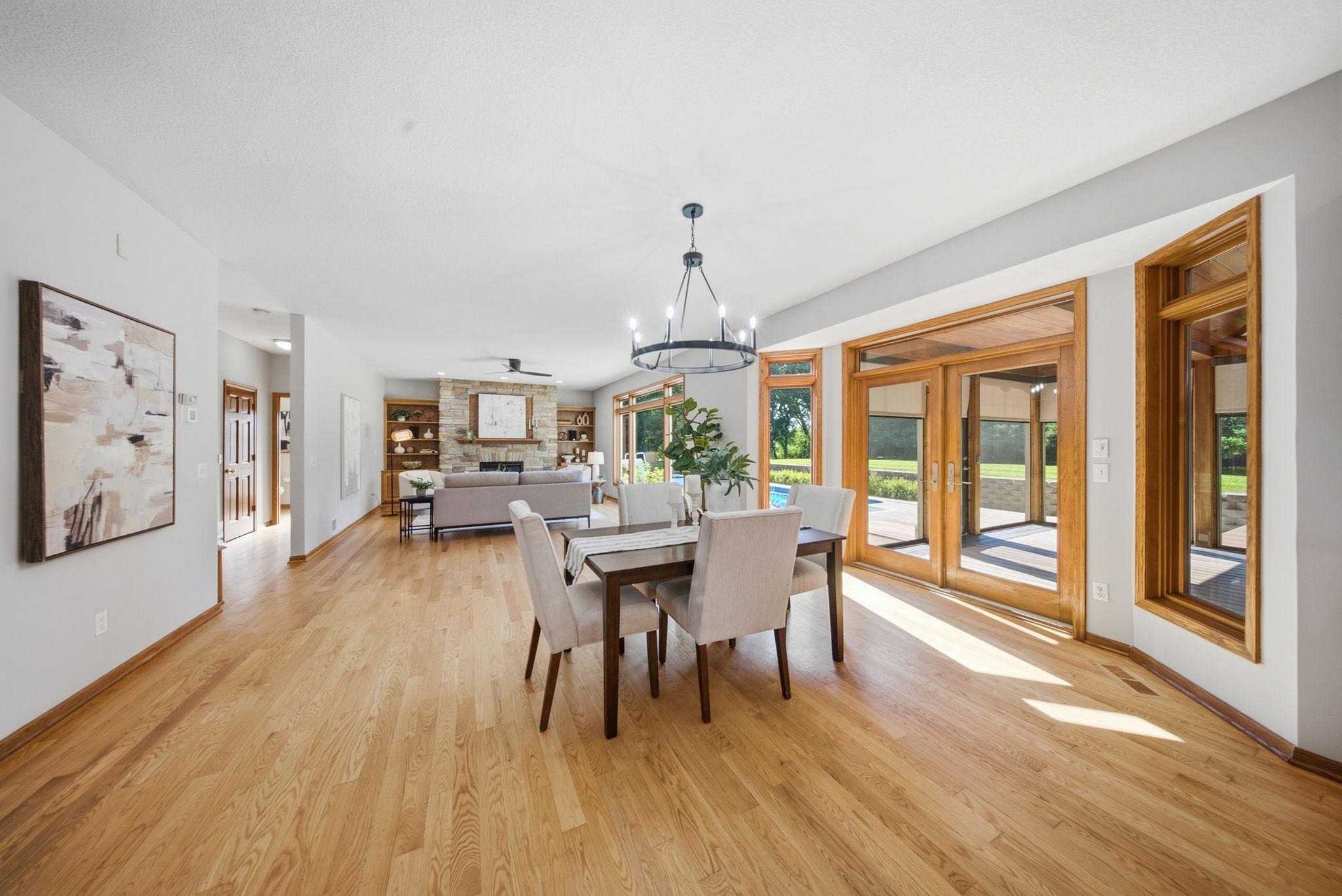 869 Mendakota Court