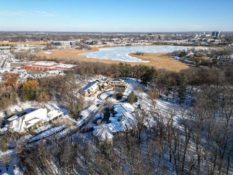 1989 Dwight Lane Minnetonka MN 55305