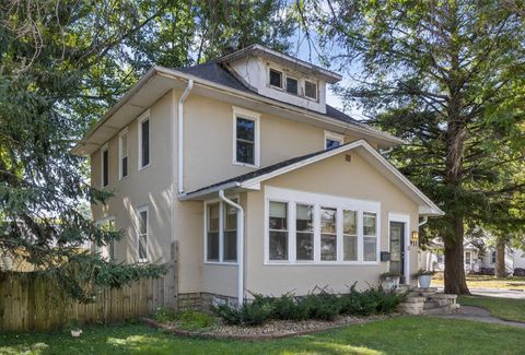 Photo of 911 6th Avenue NW, Austin, MN 55912 (MLS # 6799935)