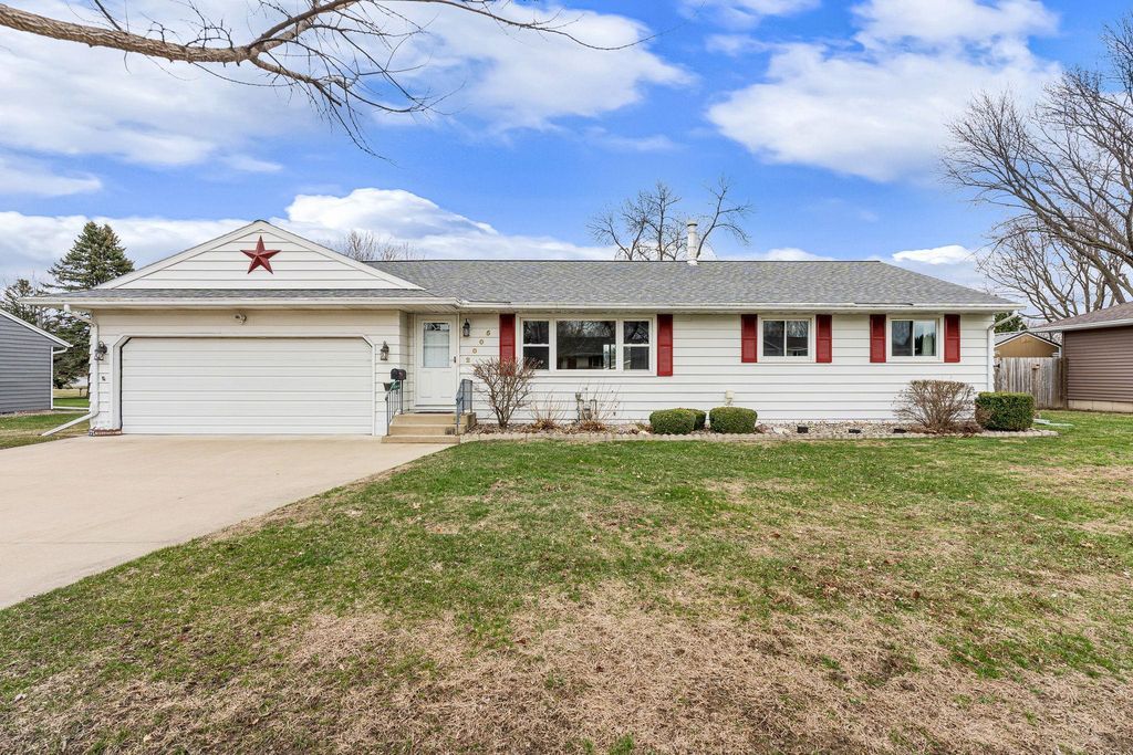 Photo of 2005 11th Street SW, Austin, MN 55912 (MLS # 7050704)