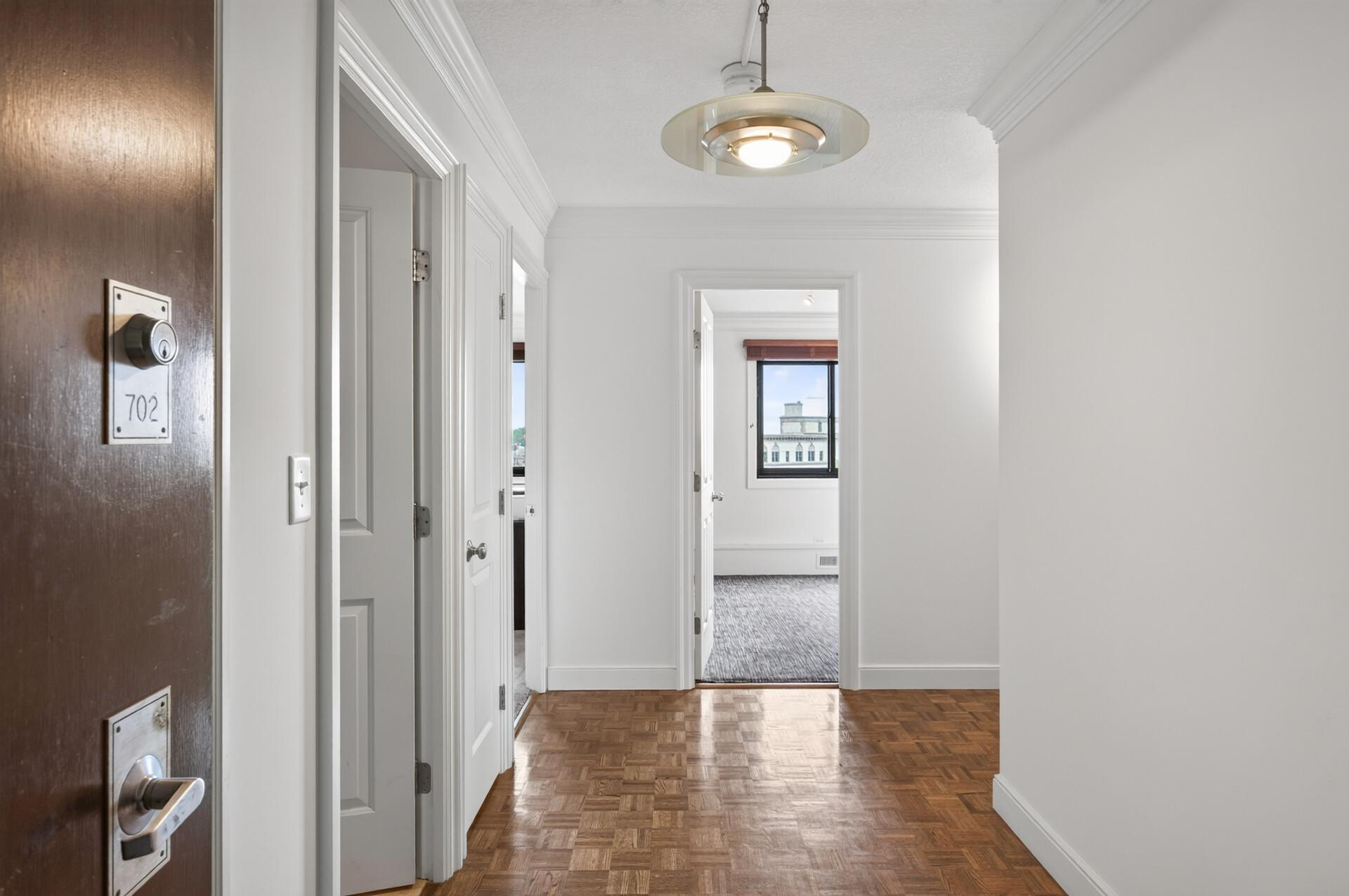 410 Groveland Avenue 702