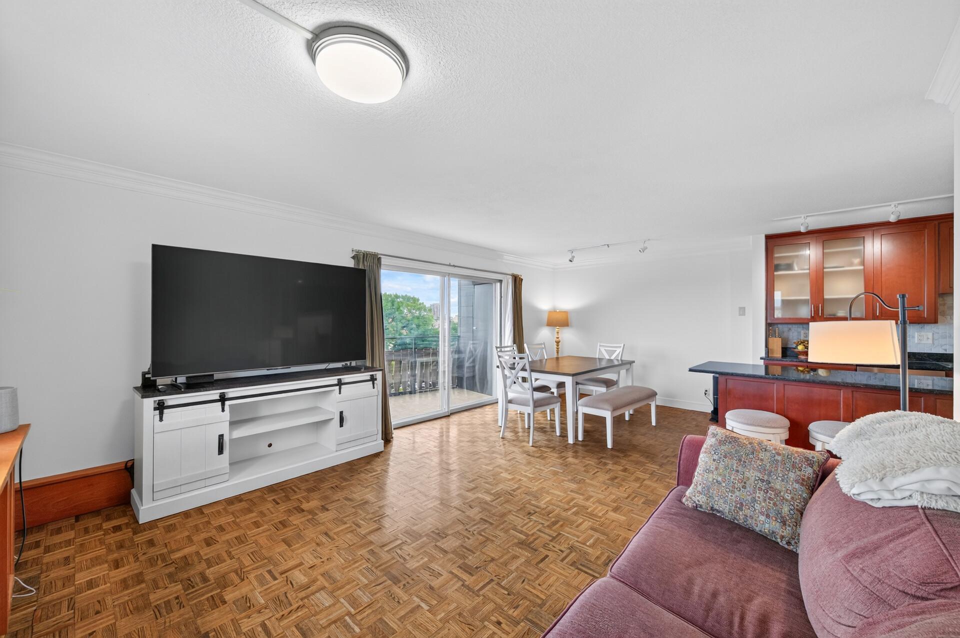 410 Groveland Avenue 702