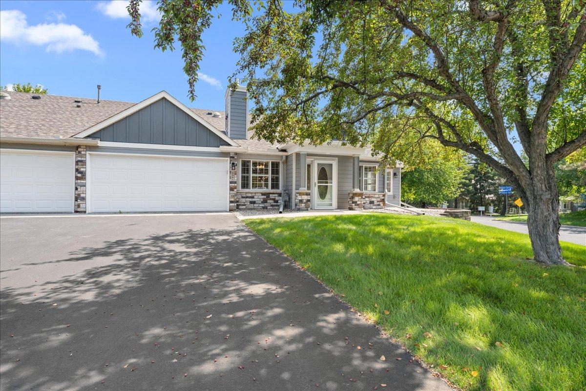 9961 Tamarack Cove