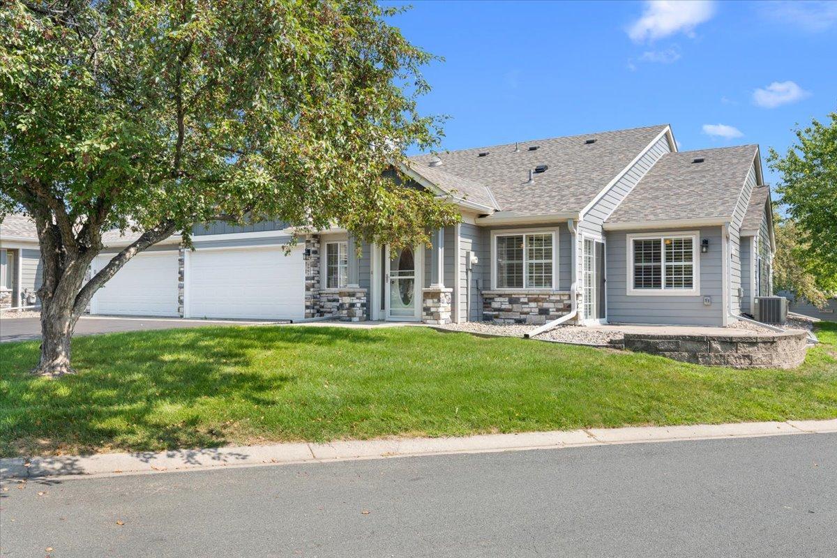 9961 Tamarack Cove