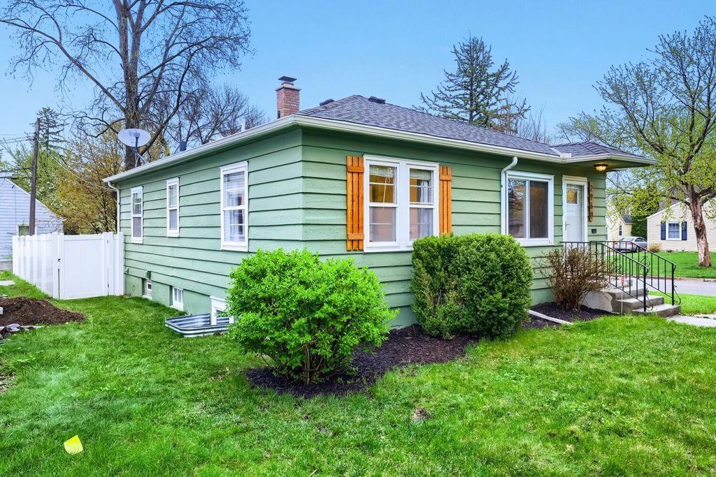 Photo of 2960 Zarthan Avenue S, Saint Louis Park, MN 55416 (MLS # 7002449)