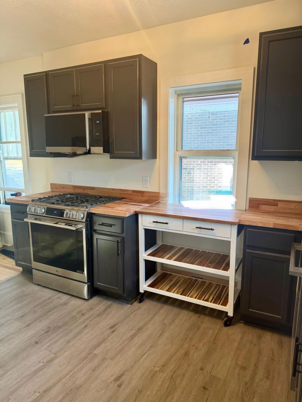 Photo of 967 Cherokee Avenue, West Saint Paul, MN 55118 (MLS # 7050097)