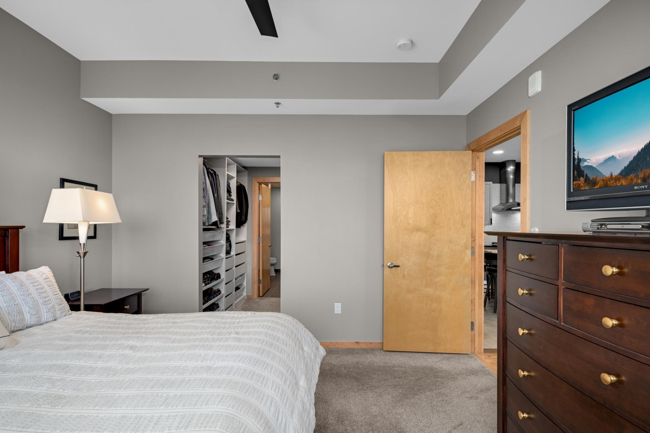 Minneapolis, Minnesota, 55415, United States, 3 Bedrooms Bedrooms, ,3 BathroomsBathrooms,Residential,Active,2025599