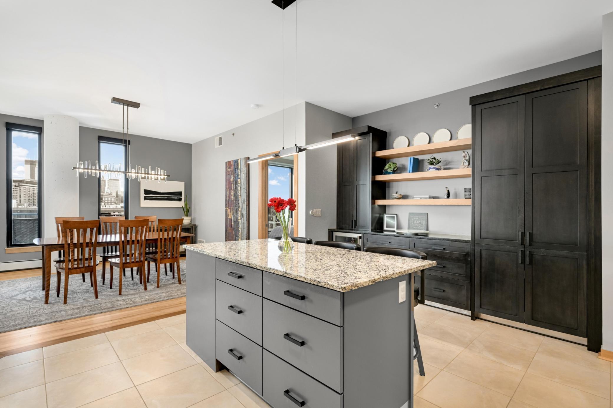 Minneapolis, Minnesota, 55415, United States, 3 Bedrooms Bedrooms, ,3 BathroomsBathrooms,Residential,Active,2025599