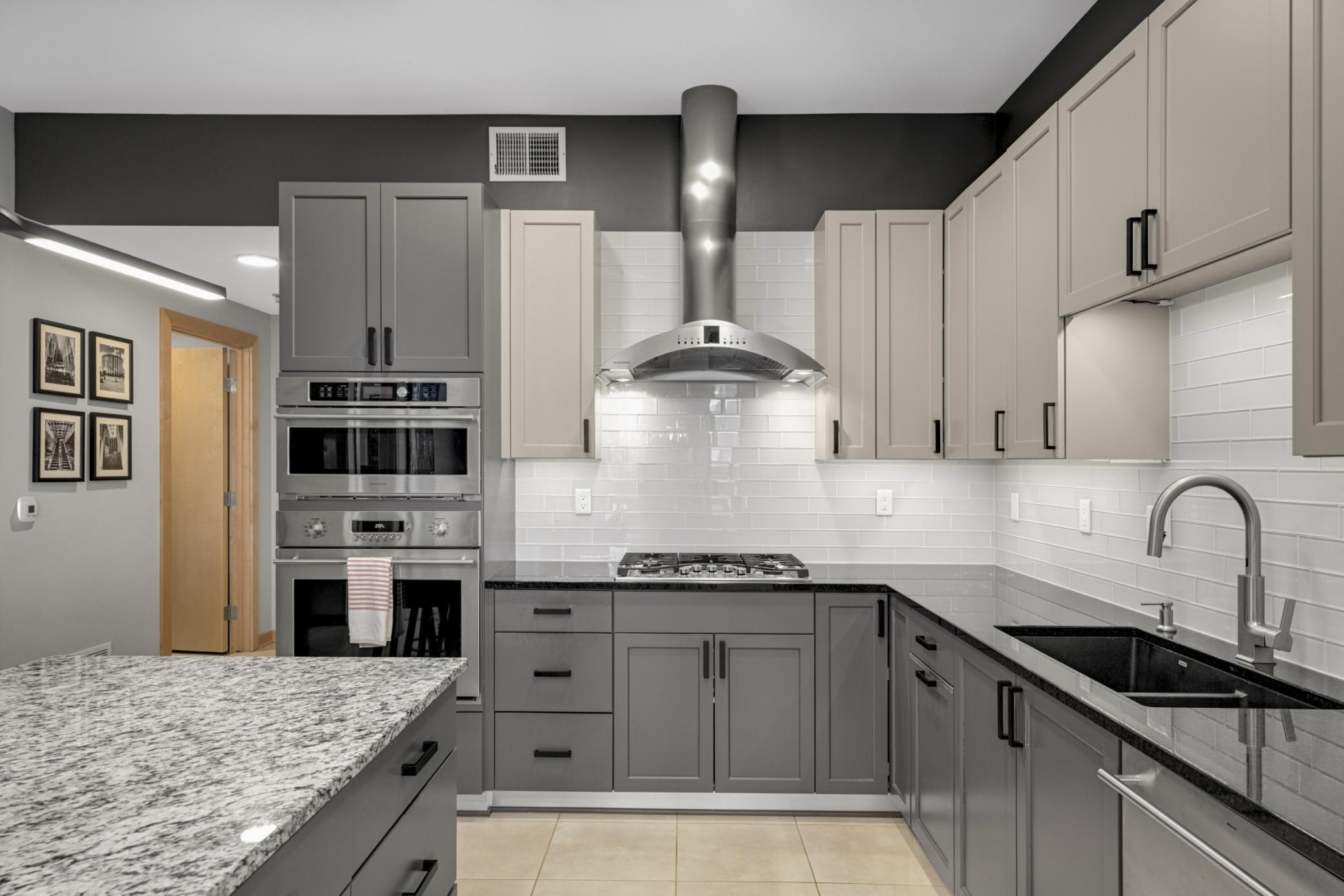 Minneapolis, Minnesota, 55415, United States, 3 Bedrooms Bedrooms, ,3 BathroomsBathrooms,Residential,Active,2025599