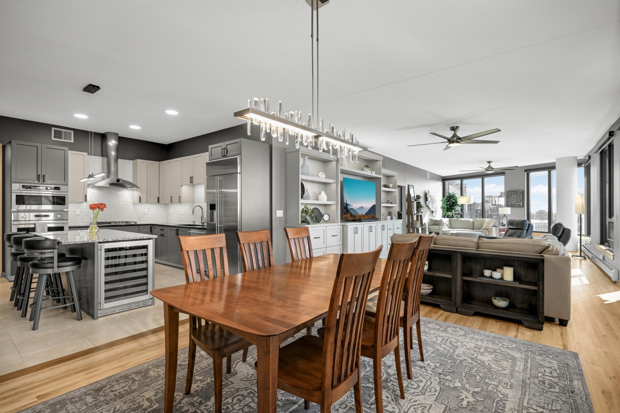 Minneapolis, Minnesota, 55415, United States, 3 Bedrooms Bedrooms, ,3 BathroomsBathrooms,Residential,Active,2025599
