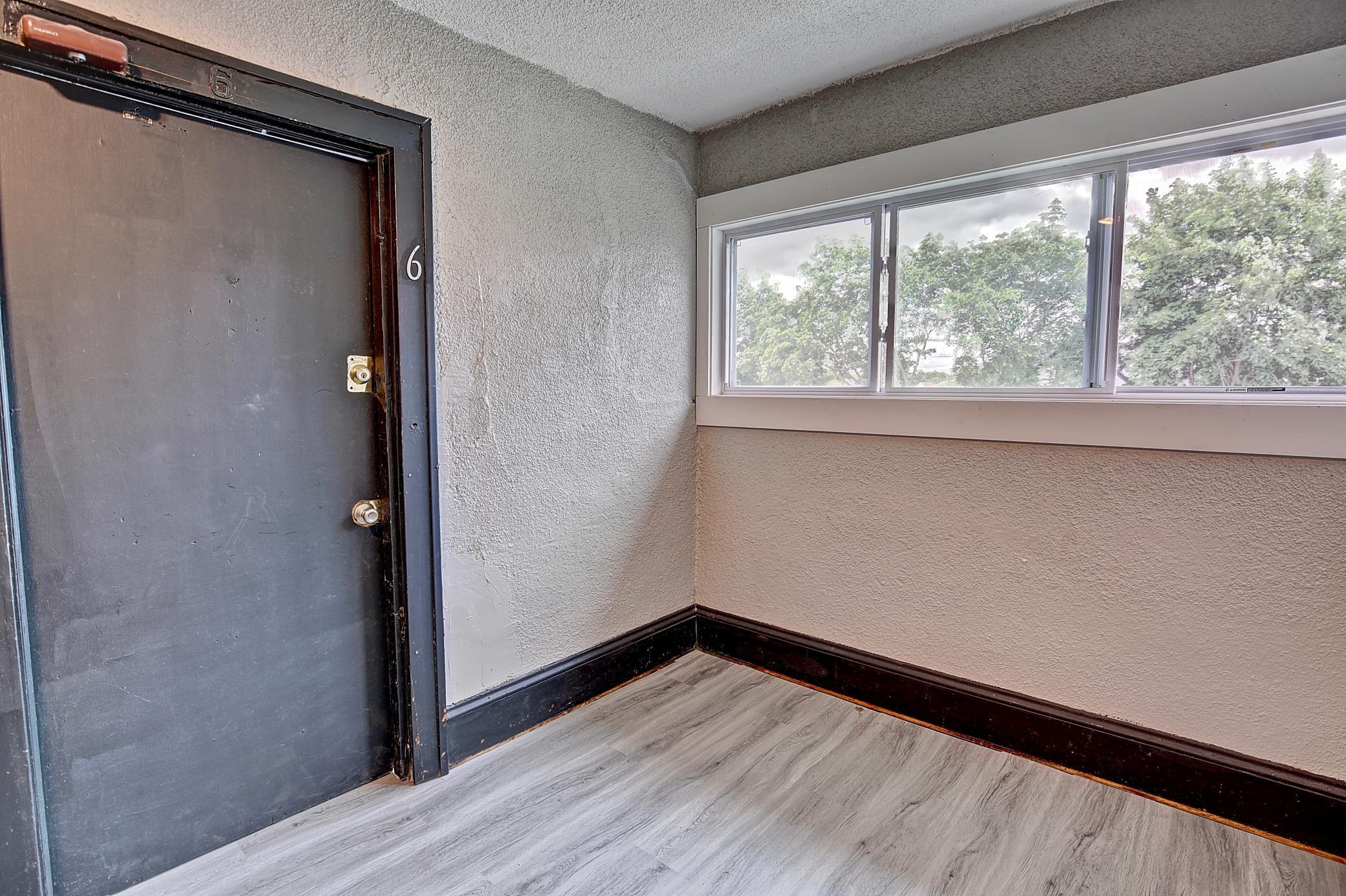 929 Aurora Avenue