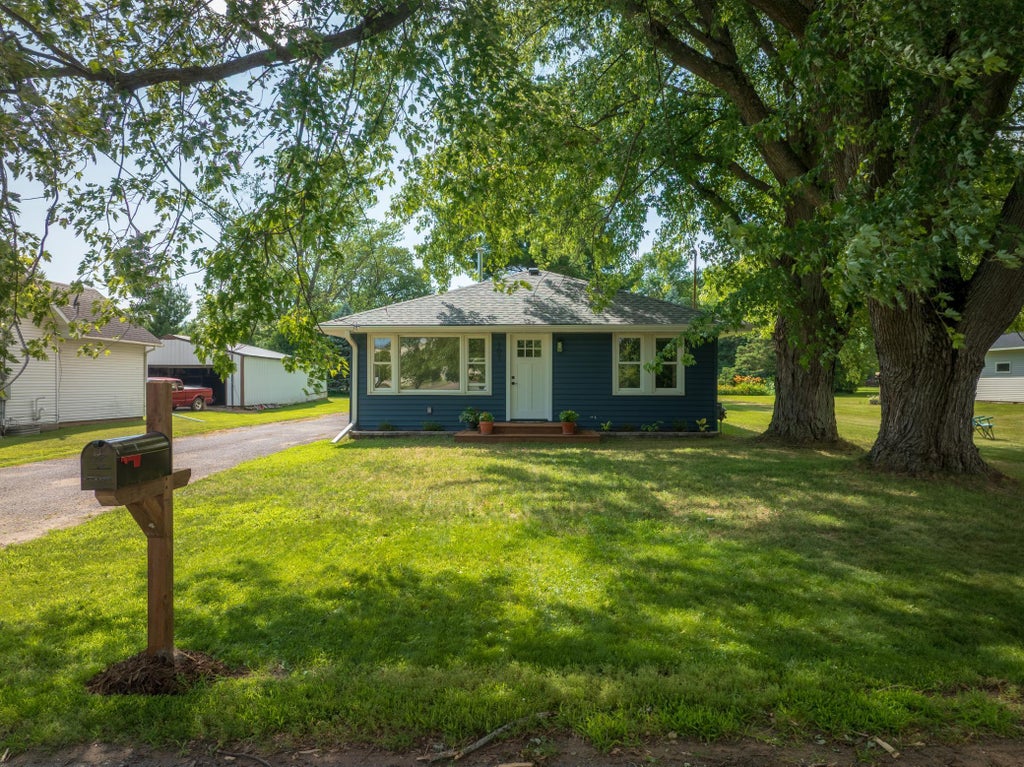 Photo of 101 Dunn Avenue N, Hinckley, MN 55037 (MLS # 7108215)