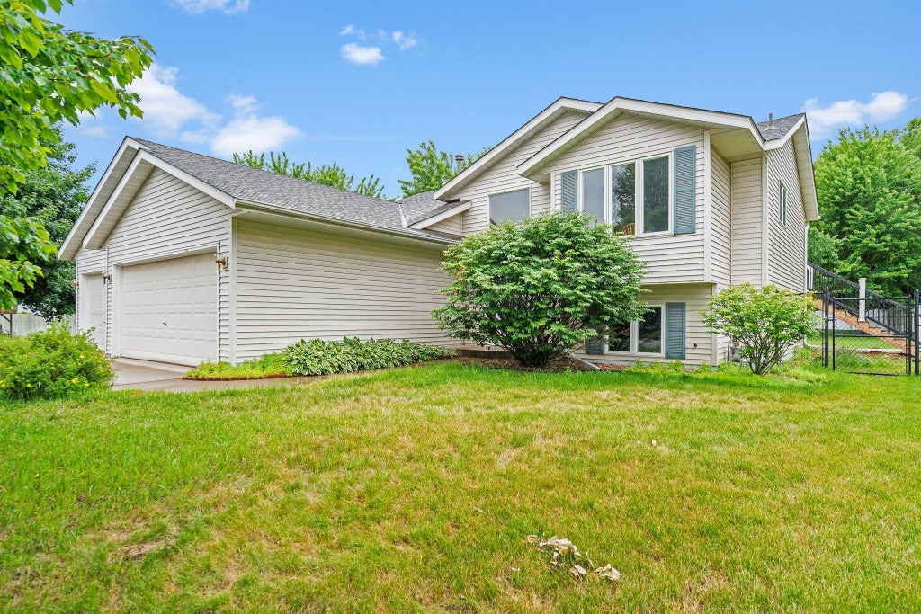 Photo of 6284 Corwin Court, Inver Grove Heights, MN 55076 (MLS # 7134940)