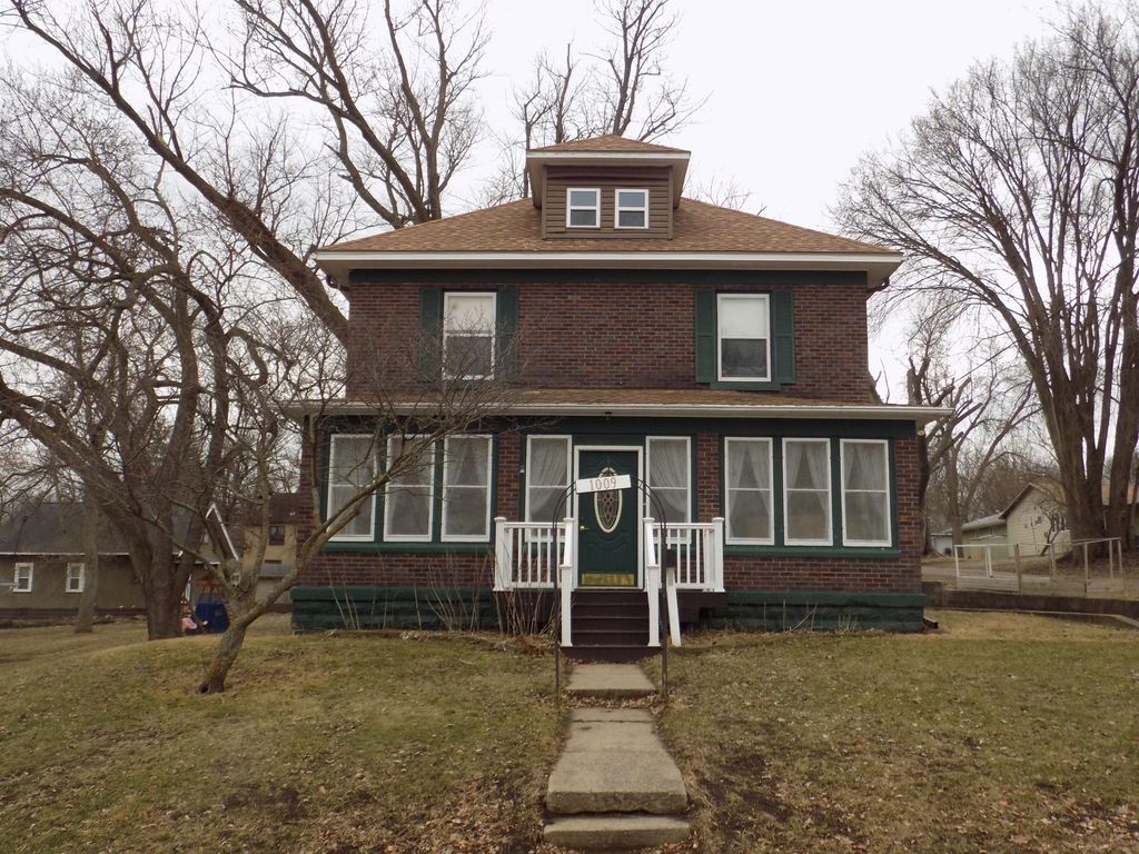 Photo of 1009 South Street, Jackson, MN 56143 (MLS # 7032547)