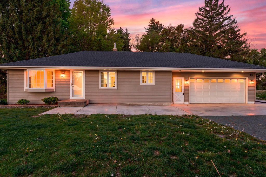 Photo of 7047 Humber Trail NE, North Branch, MN 55056 (MLS # 7064559)