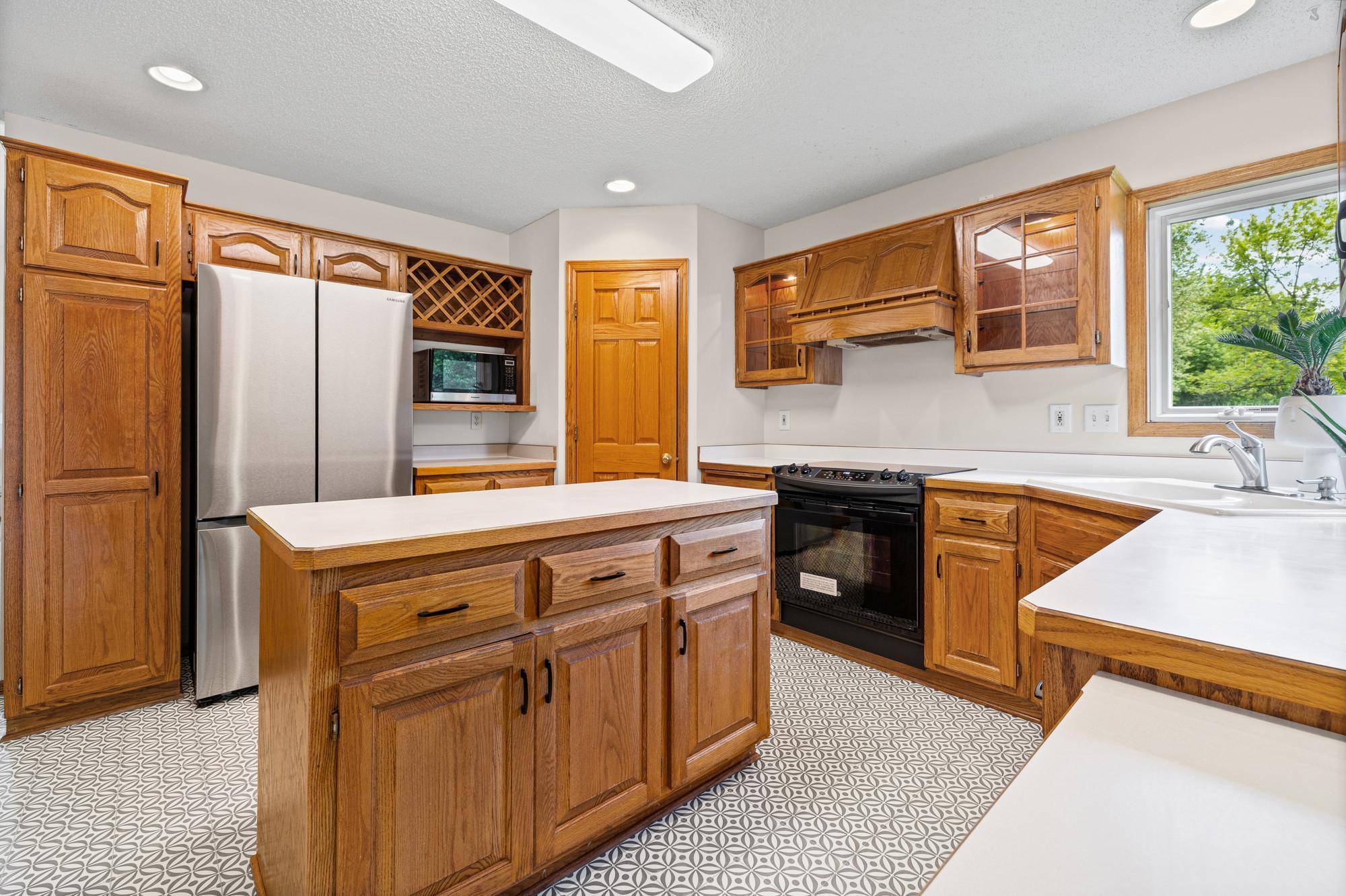 1988 118th Lane NE