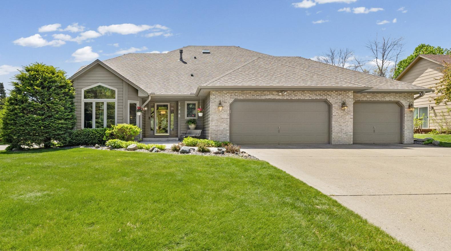 1988 118th Lane NE