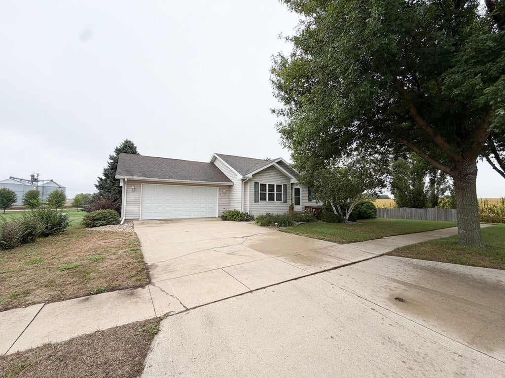Photo of 1112 Cherry Drive, Luverne, MN 56156 (MLS # 7156201)