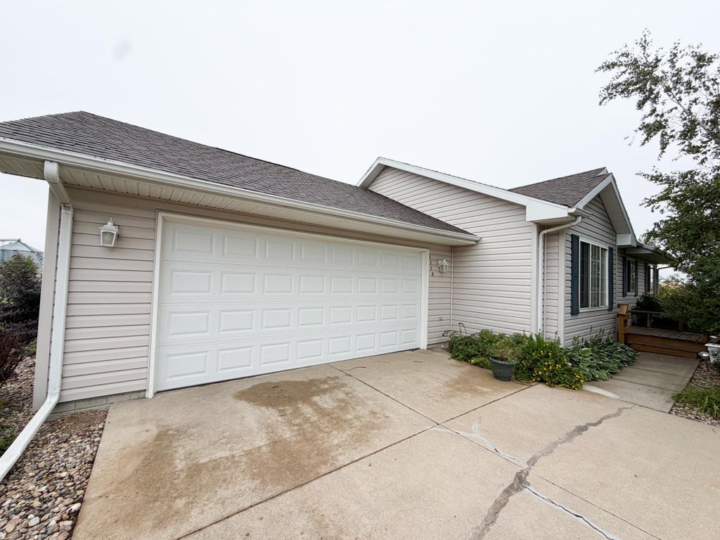 Photo of 1112 Cherry Drive, Luverne, MN 56156 (MLS # 7156201)