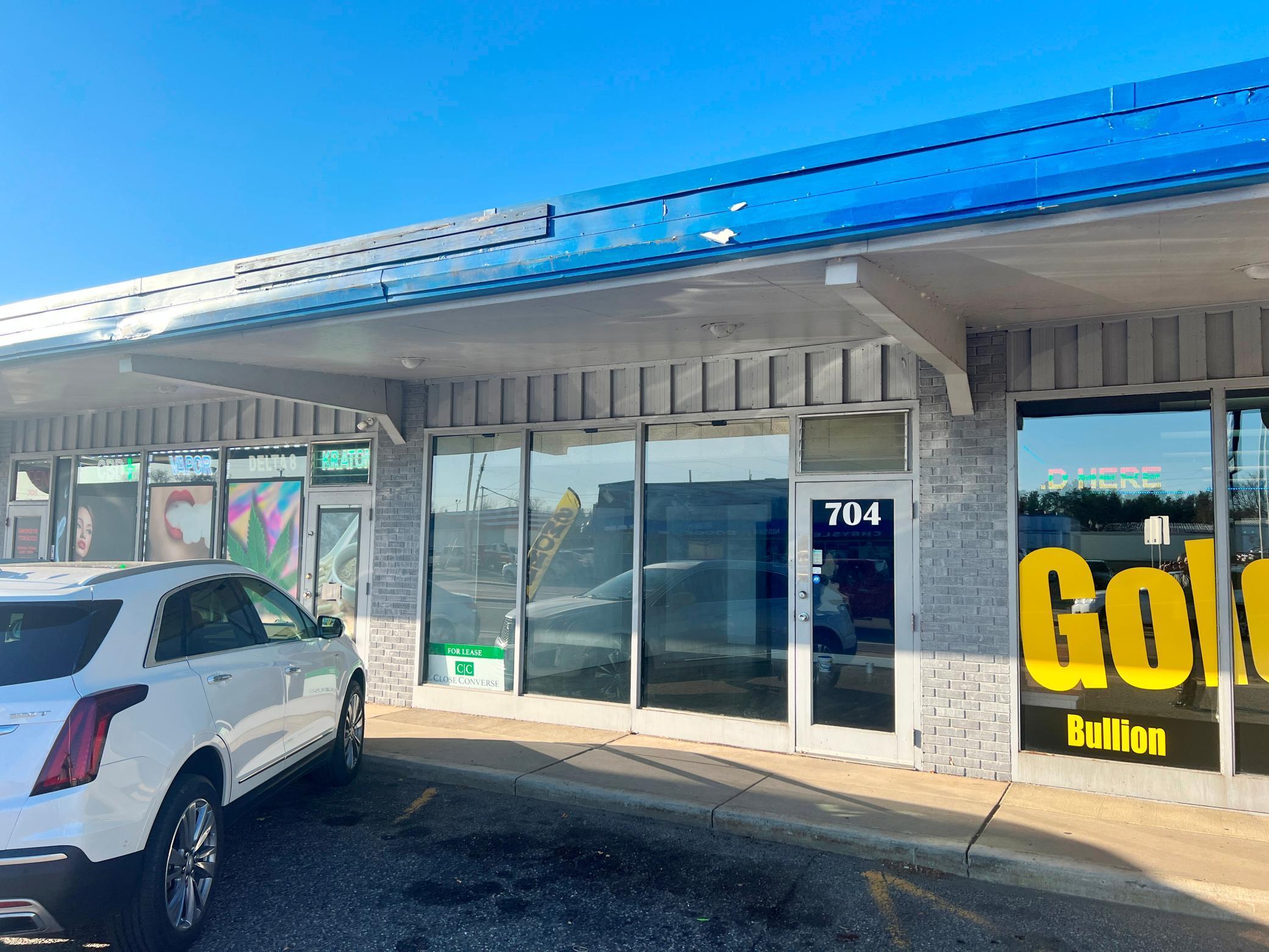 704 W Washington Street 704