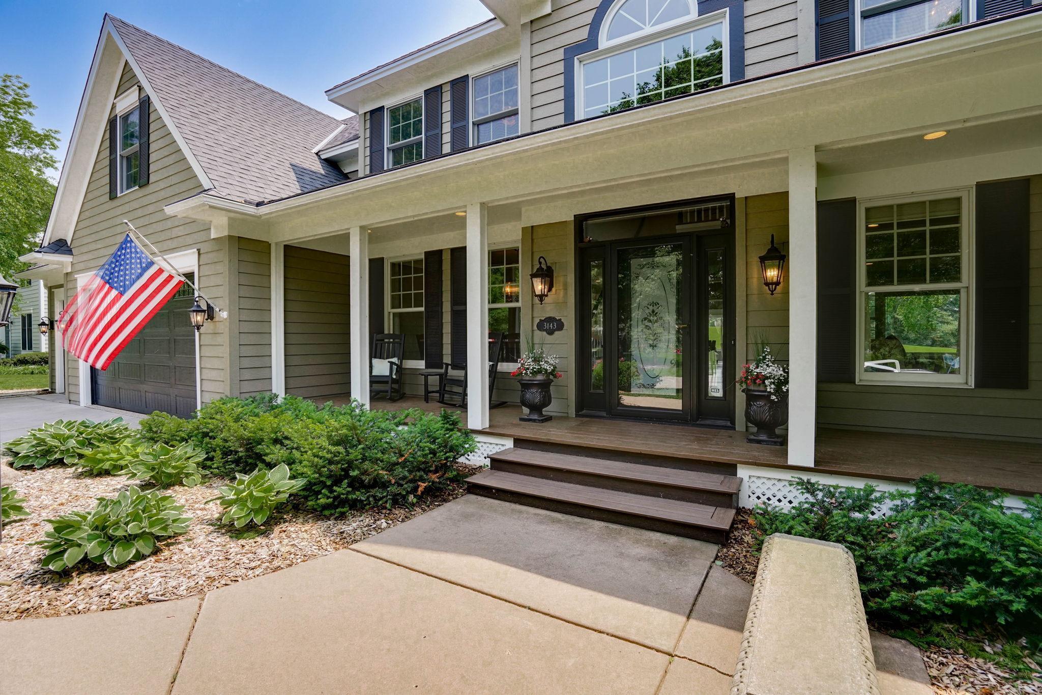 3143 Edgewater View