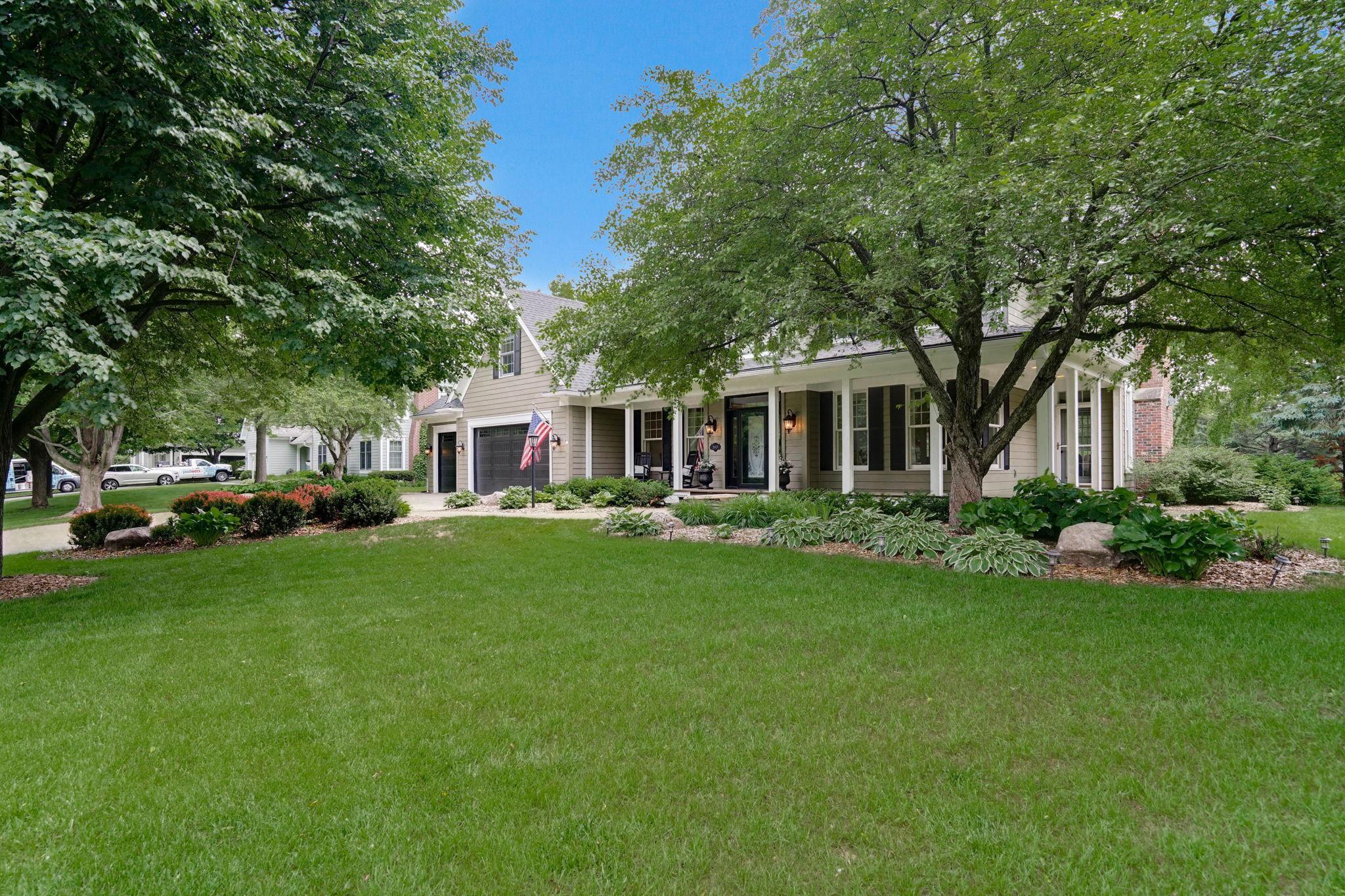 3143 Edgewater View