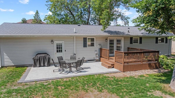 807 HACKBERRY DR, MARSHALL, MN 56258 - Image 46d47e8ff325168e40a10aecbf68dfec/1075780255