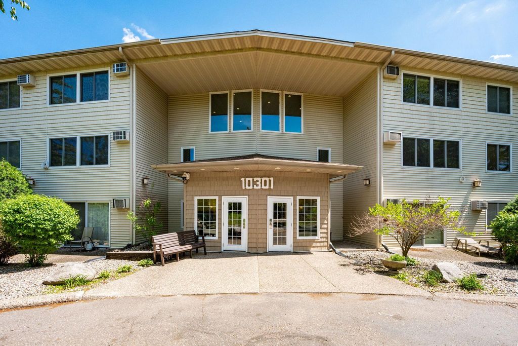Photo of 10301 Cedar Lake Road #201, Hopkins, MN 55305 (MLS # 7079111)