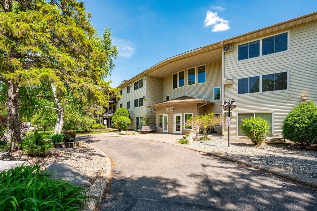 Photo of 10301 Cedar Lake Road #201, Hopkins, MN 55305 (MLS # 7079111)