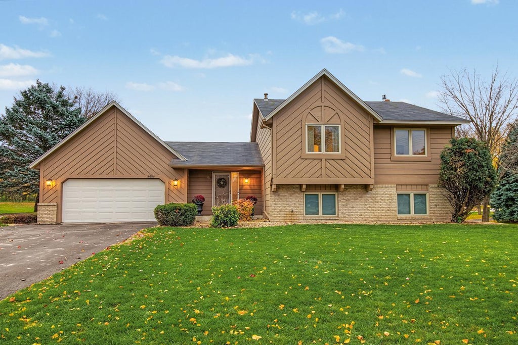 Photo of 16556 Illinois Avenue, Lakeville, MN 55044 (MLS # 7158712)
