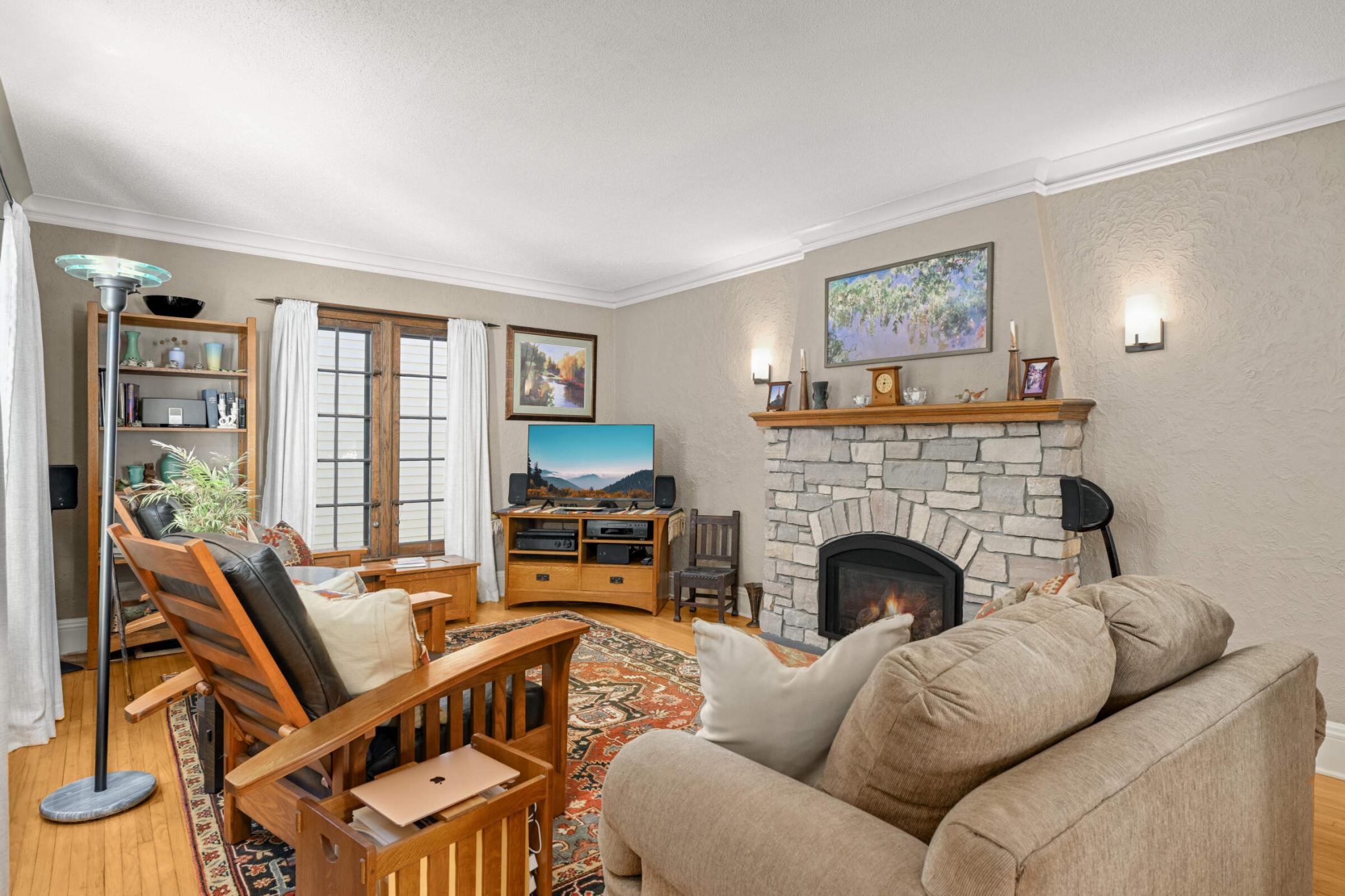 3936 Chowen Avenue S