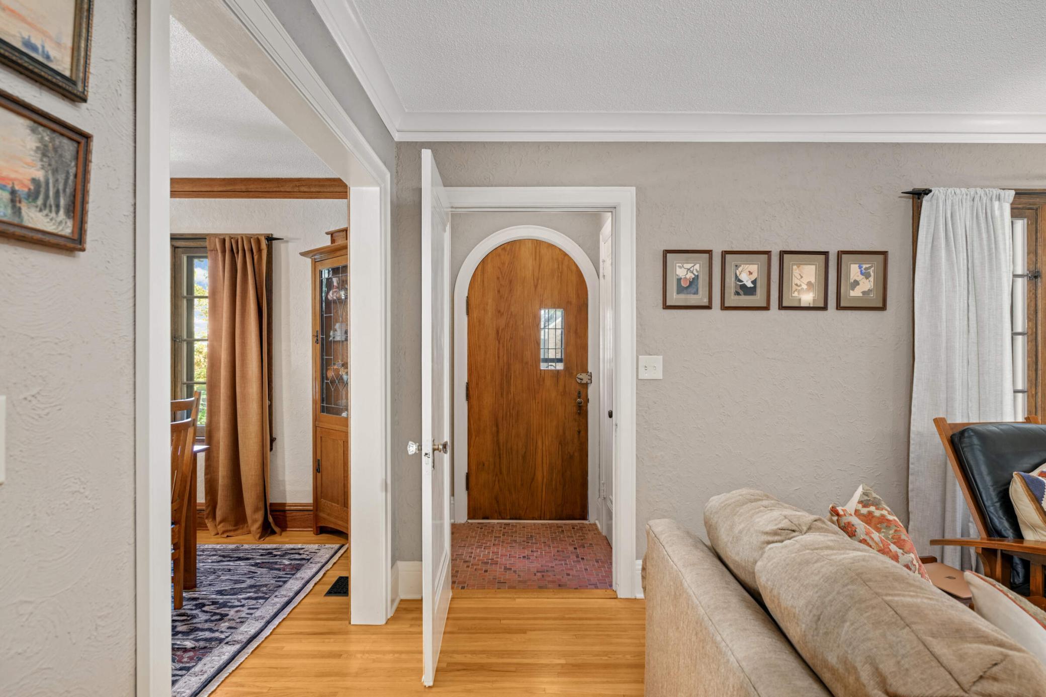 3936 Chowen Avenue S