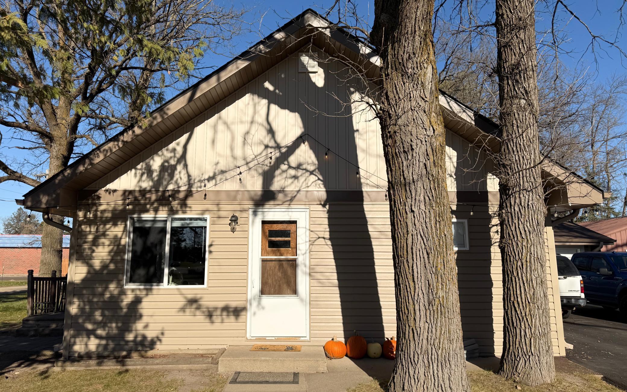 230 Whipple Avenue E