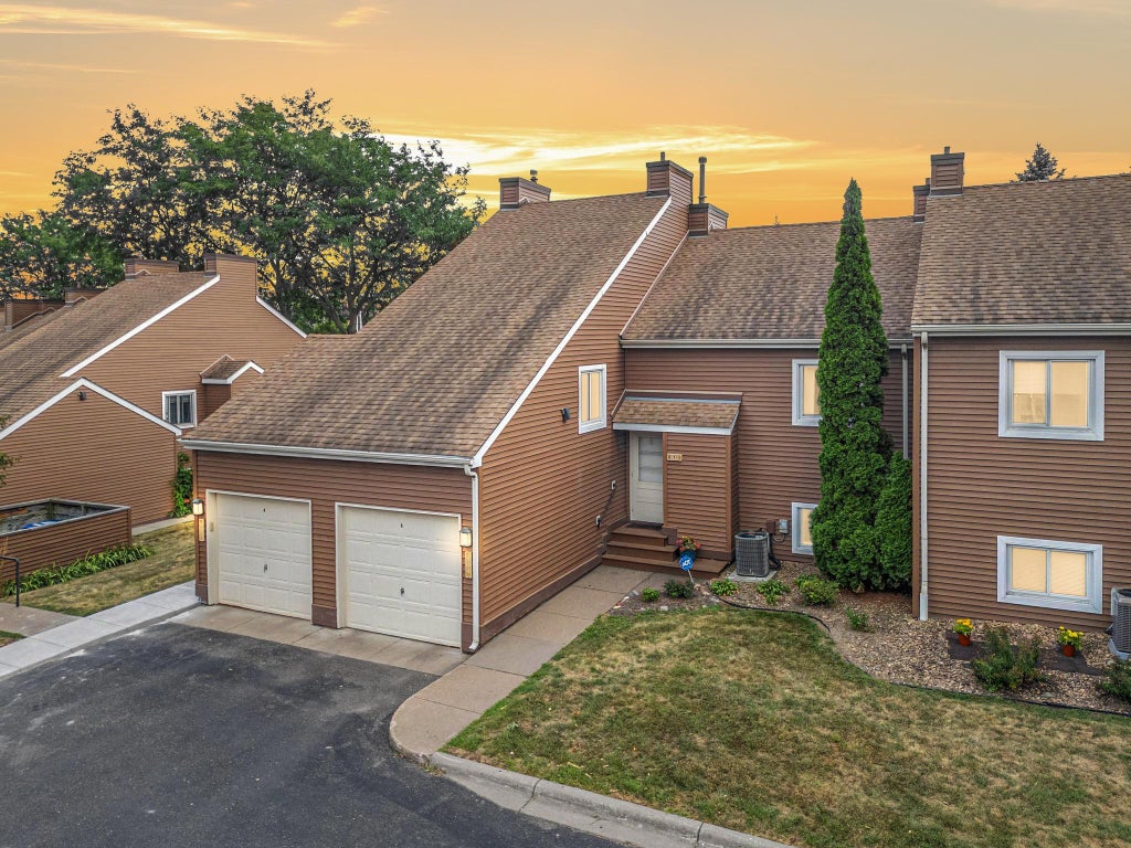 Photo of 804 Seal Street, Saint Paul, MN 55114 (MLS # 7130657)