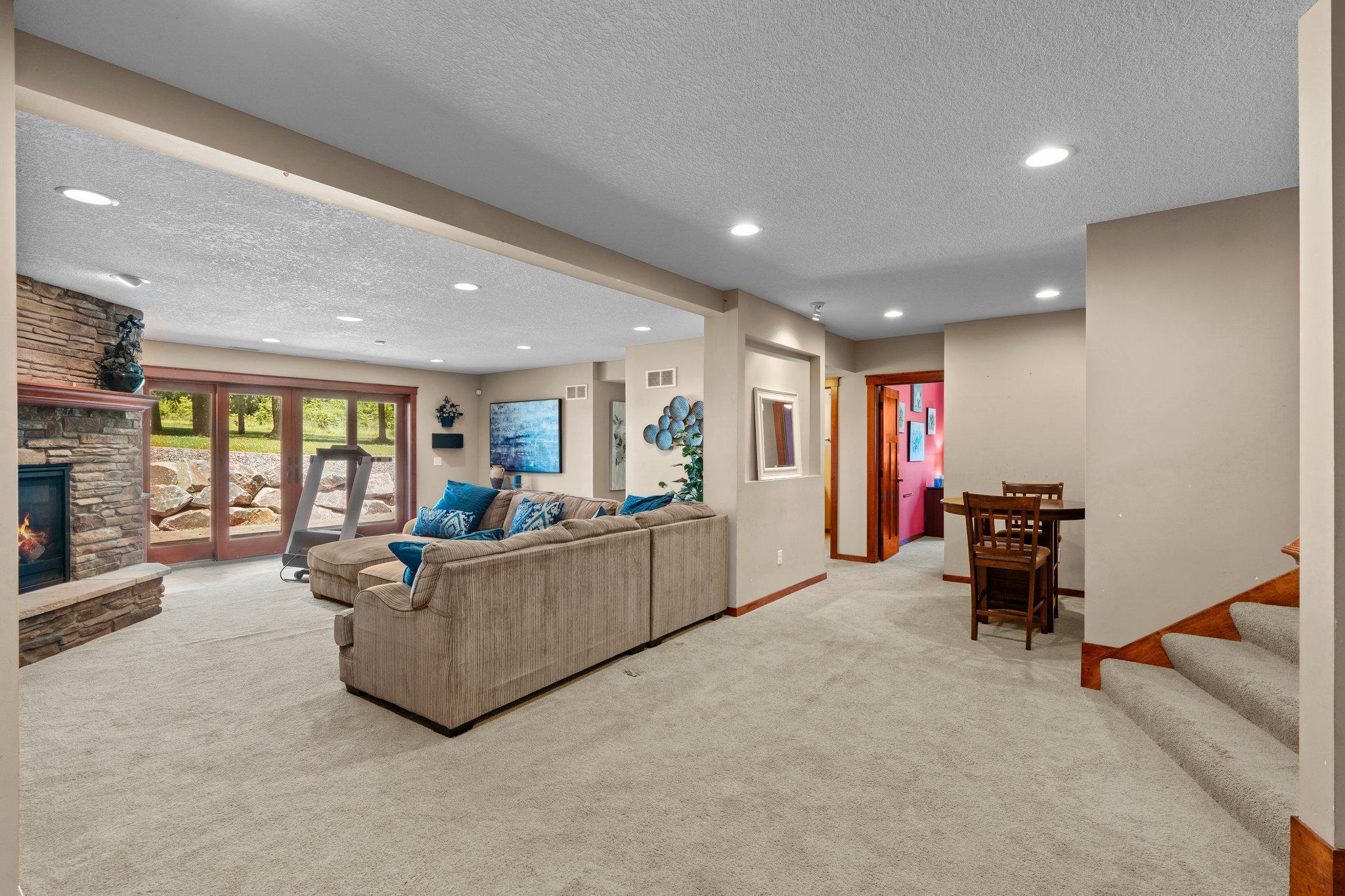 11512 Dale Road