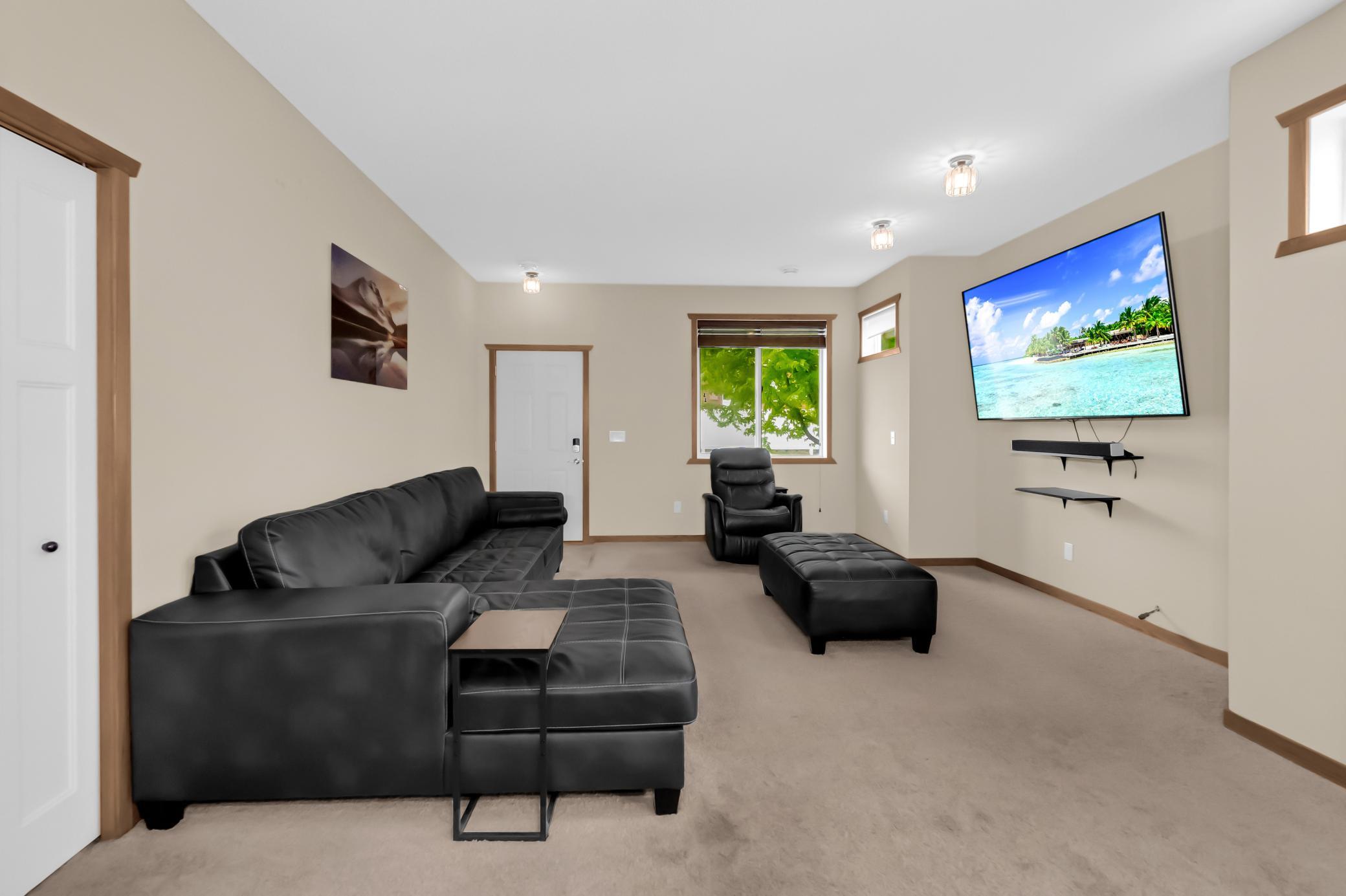 1283 County Road D Circle E B