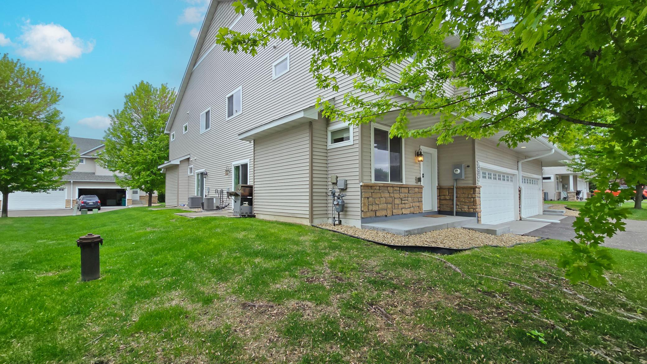 1283 County Road D Circle E B