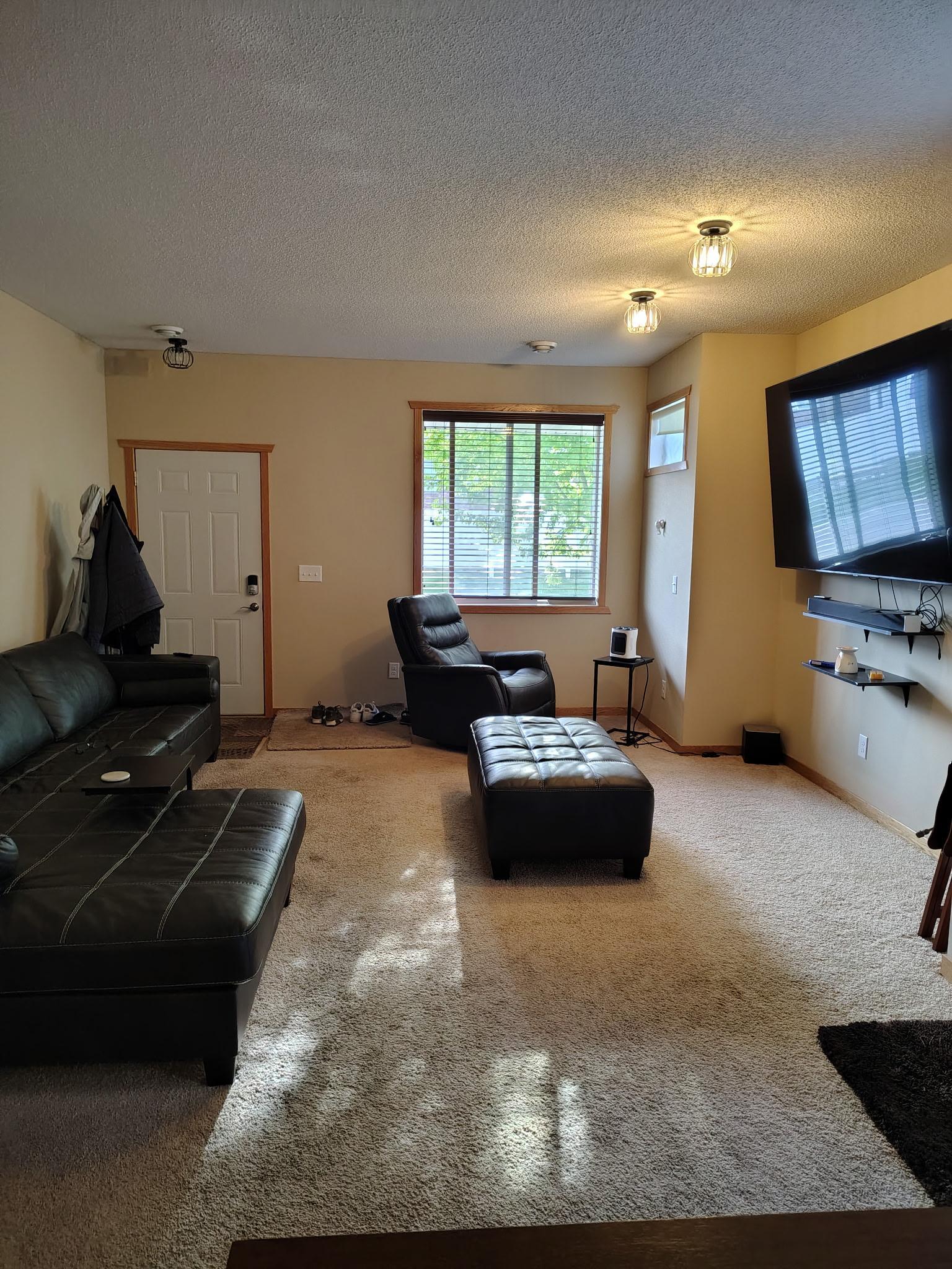 1283 County Road D Circle E B