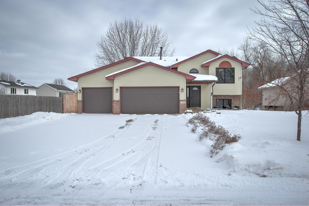 Photo of 1220 10th Avenue SE, Cambridge, MN 55008 (MLS # 7030840)