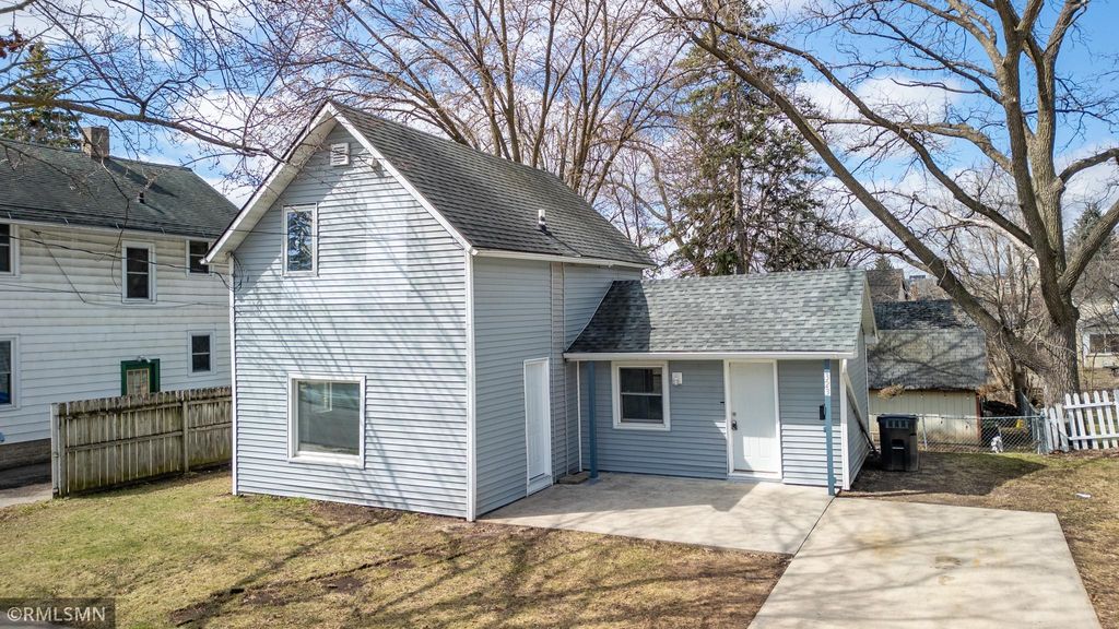 Photo of 323 7th Avenue SE, Rochester, MN 55904 (MLS # 7050354)