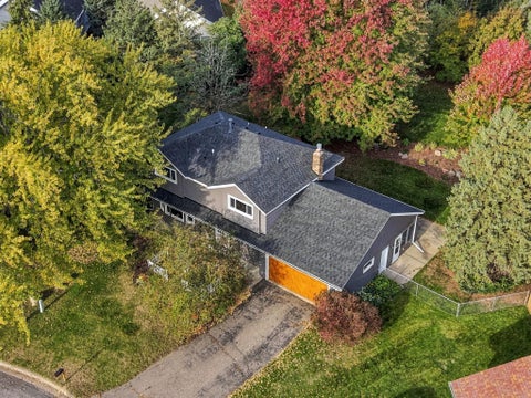 Photo of 600 Chicago Drive, Burnsville, MN 55306 (MLS # 7164661)