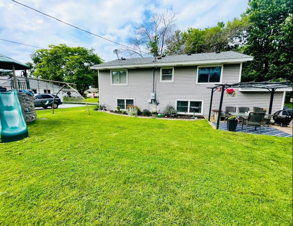 Photo of 2516 103rd Avenue NW, Coon Rapids, MN 55433 (MLS # 7098423)