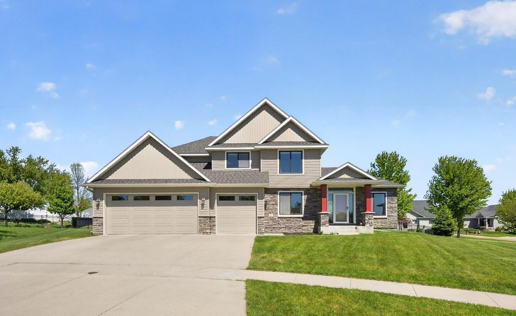 Photo of 1721 Echo Ridge Street SW, Rochester, MN 55902 (MLS # 7070793)
